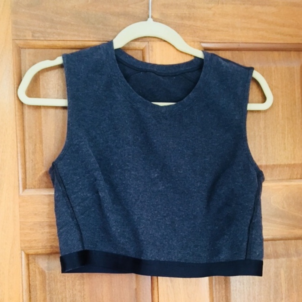 Cropped Lululemon tank top (charcoal gray)